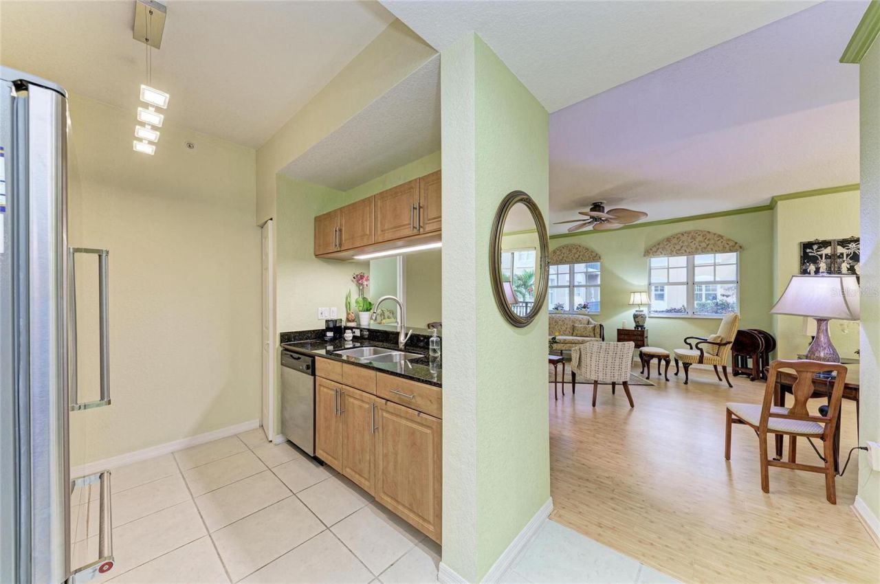 1064 N Tamiami Trail, Unit 1212, Sarasota, FL 34236 Photo