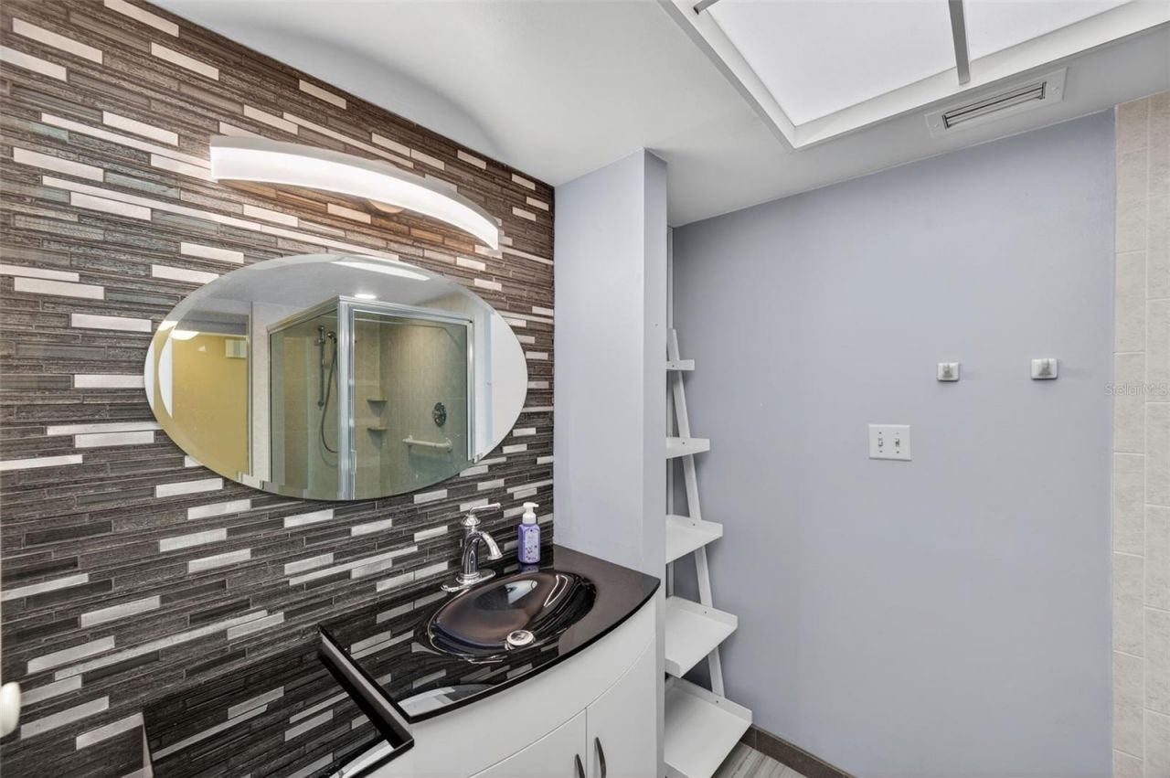 131 Bluff View Drive, Unit 403, Belleair Bluffs, FL 33770 Photo