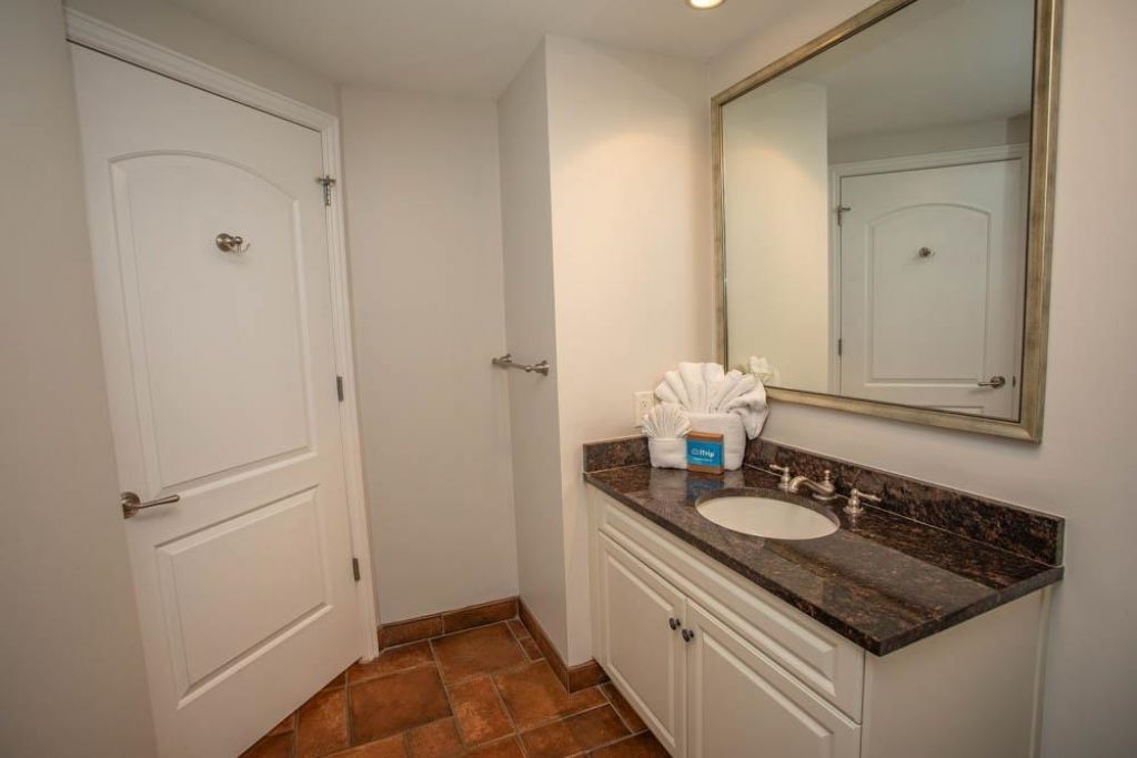 100 North Beach Blvd. Photo 15