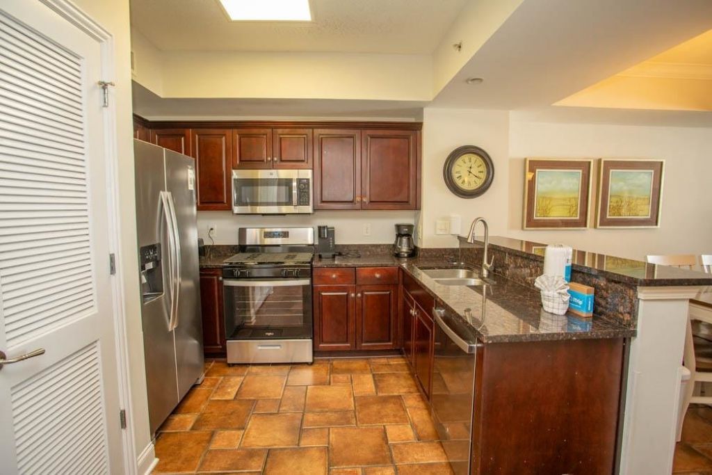 100 North Beach Blvd. Photo 16