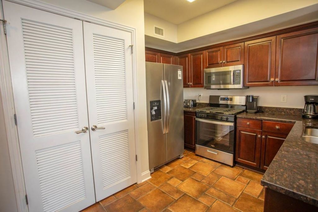 100 North Beach Blvd. Photo 17