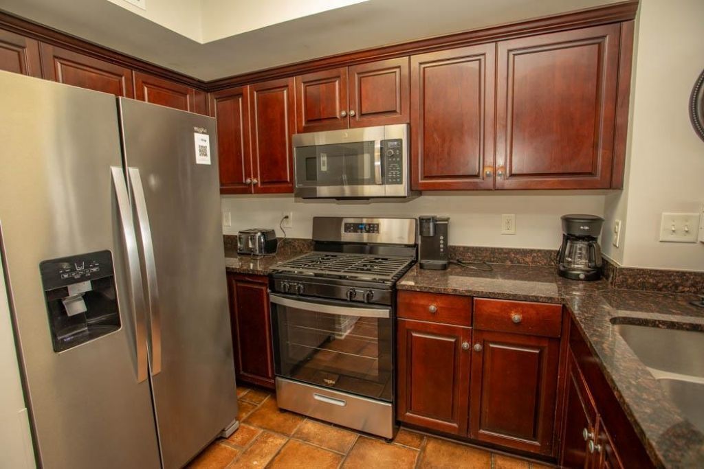 100 North Beach Blvd. Photo 18