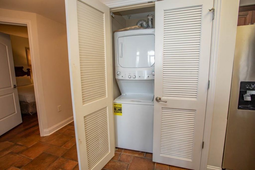 100 North Beach Blvd. Photo 20