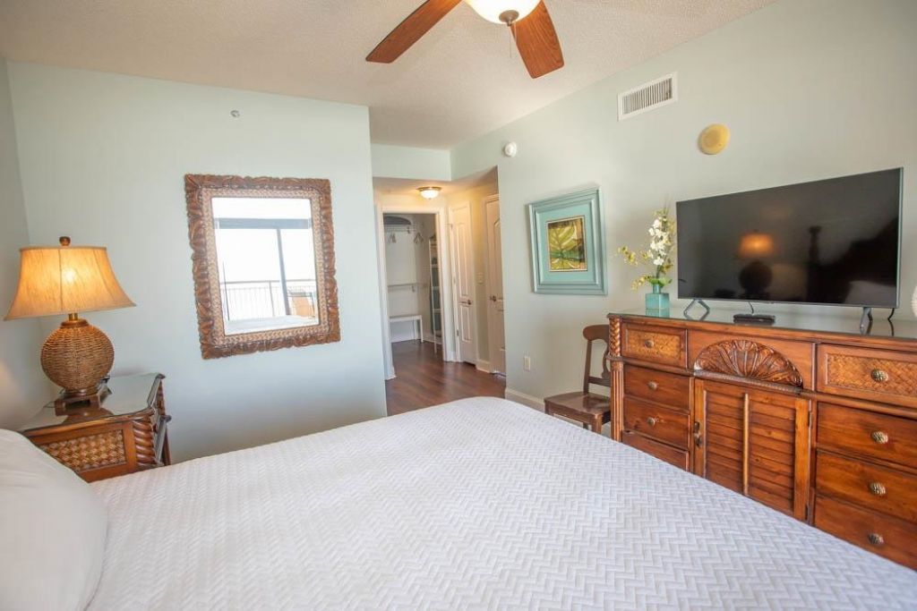 100 North Beach Blvd. Photo 32