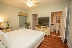 100 North Beach Blvd. photo 4