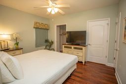 100 North Beach Blvd. photo 4