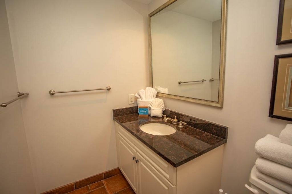 100 North Beach Blvd. Photo 8