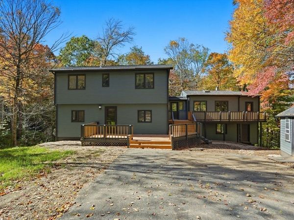 9 Bray Court, Pelham, MA 01002