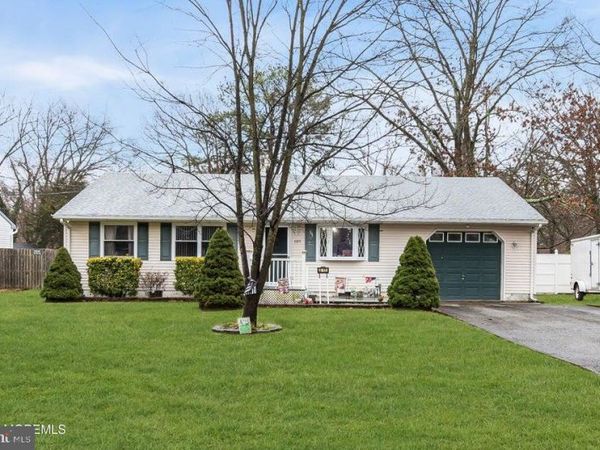 1317 EISENHOWER STREET, LAKEWOOD, NJ 08701