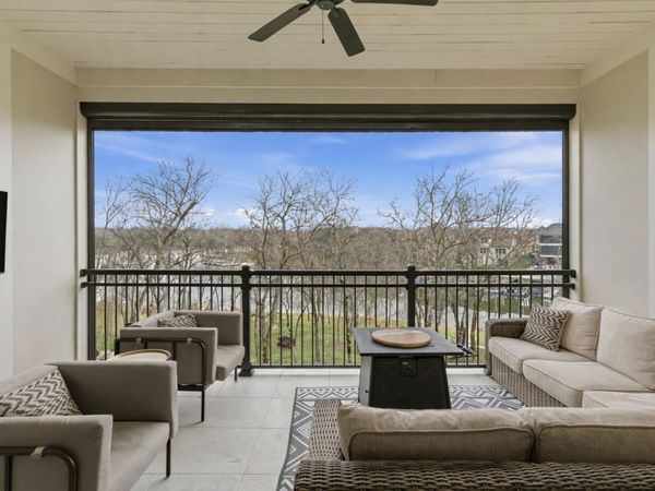 1024 Club View Drive, Unit B301, Gallatin, TN 37066