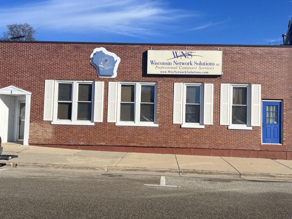 1 Main Street, Portage, WI 53901