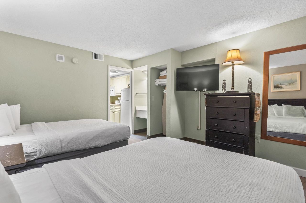 201 74th Ave. N Photo 4