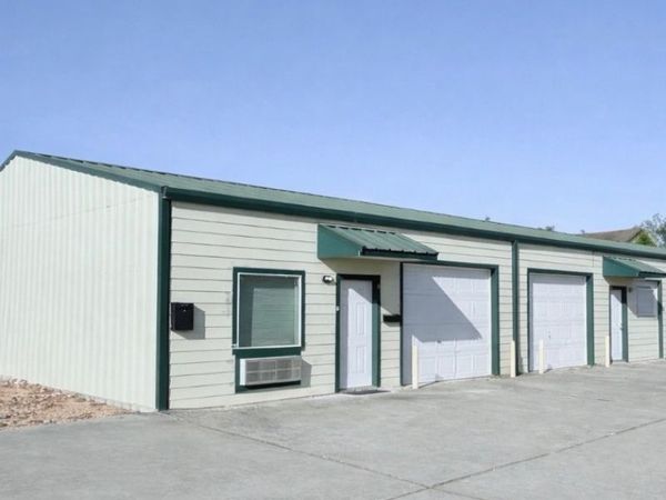 815 Saint Peter Street , Gonzales, TX 78629