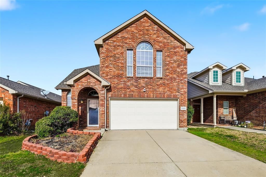 5920 Kristen Drive, Fort Worth, TX 76131 Main Photo