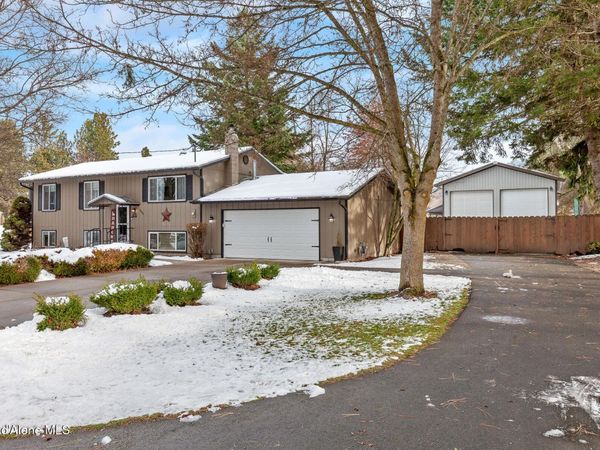 7088 N Colfax St, Dalton Gardens, ID 83815