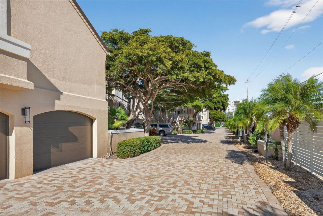 1163 Coquille Street, Unit 207, Sarasota, FL 34242 Photo