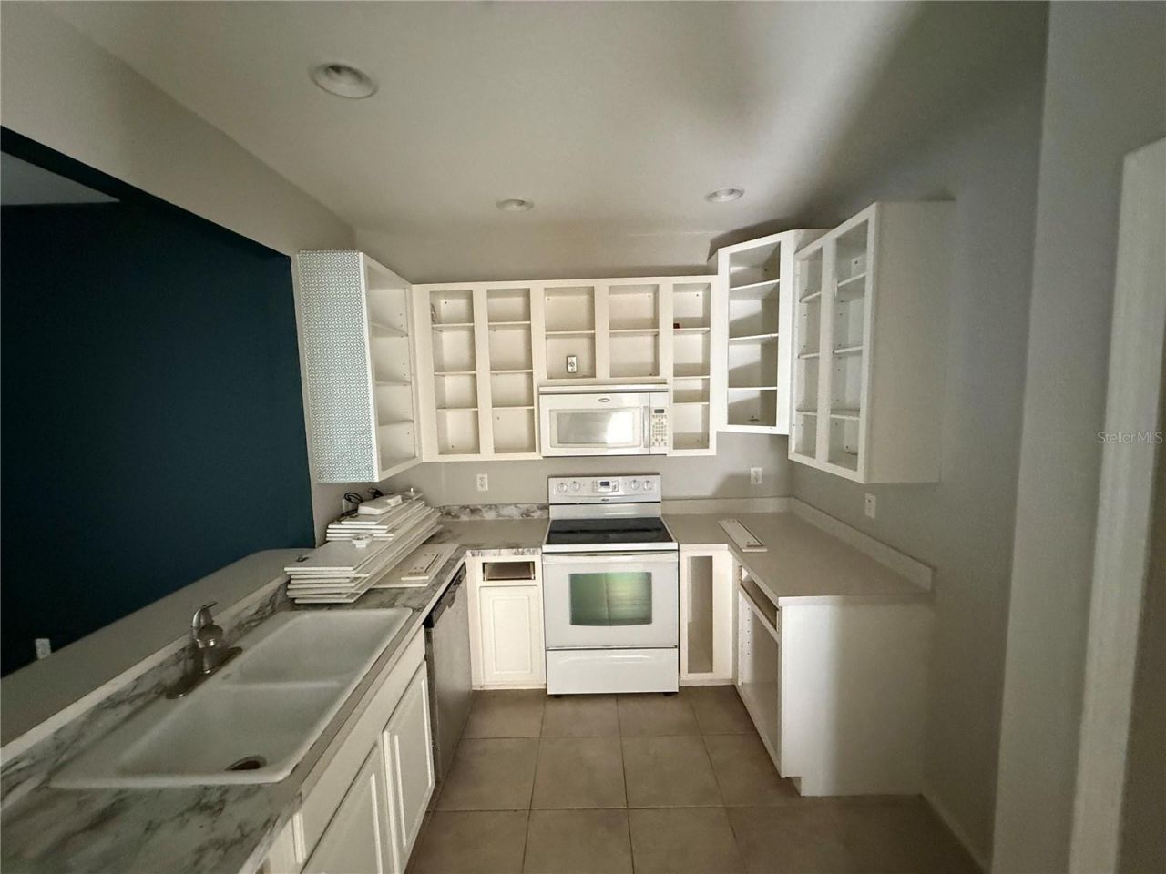 3693 Parkridge Circle, Unit 7-101, Sarasota, FL 34243 Photo