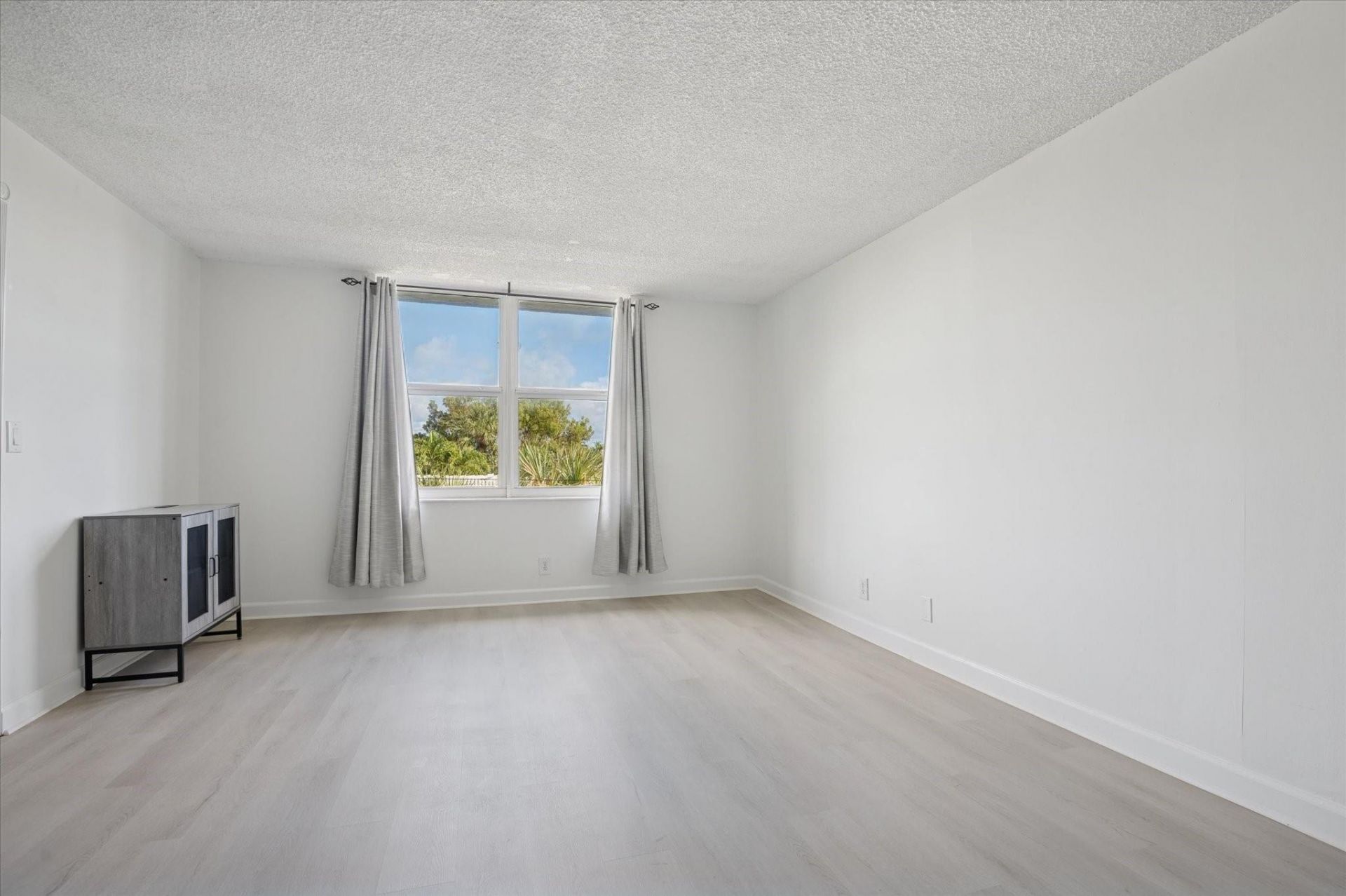 3000 N Ocean Boulevard, Unit 405, Fort Lauderdale, FL 33308 Photo