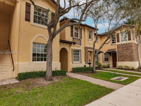 9333 SW 227th St, Unit 6-6, Cutler Bay, FL 33190