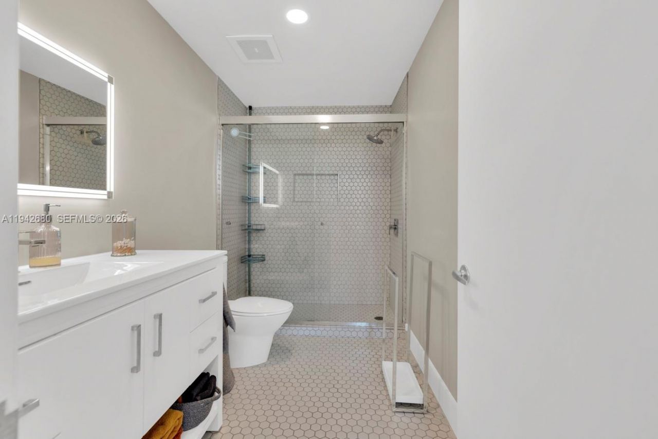 3029 NE 188 St, Unit 711, Aventura, FL 33180 Photo