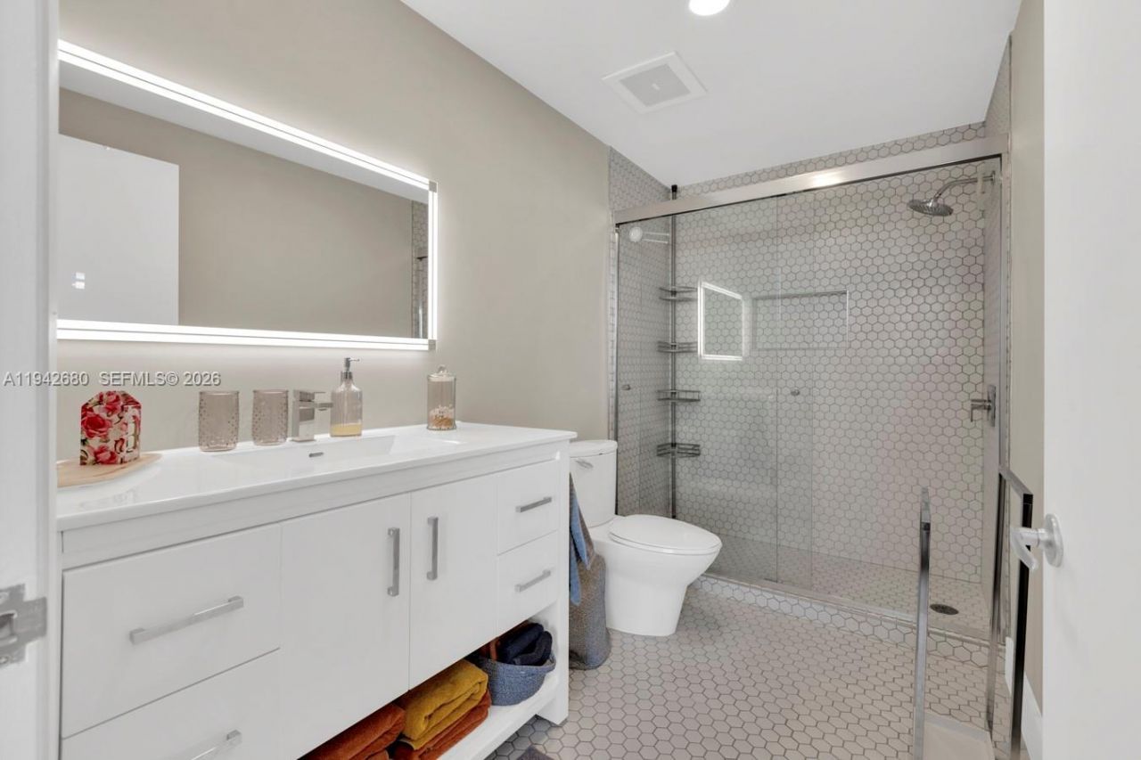 3029 NE 188 St, Unit 711, Aventura, FL 33180 Photo