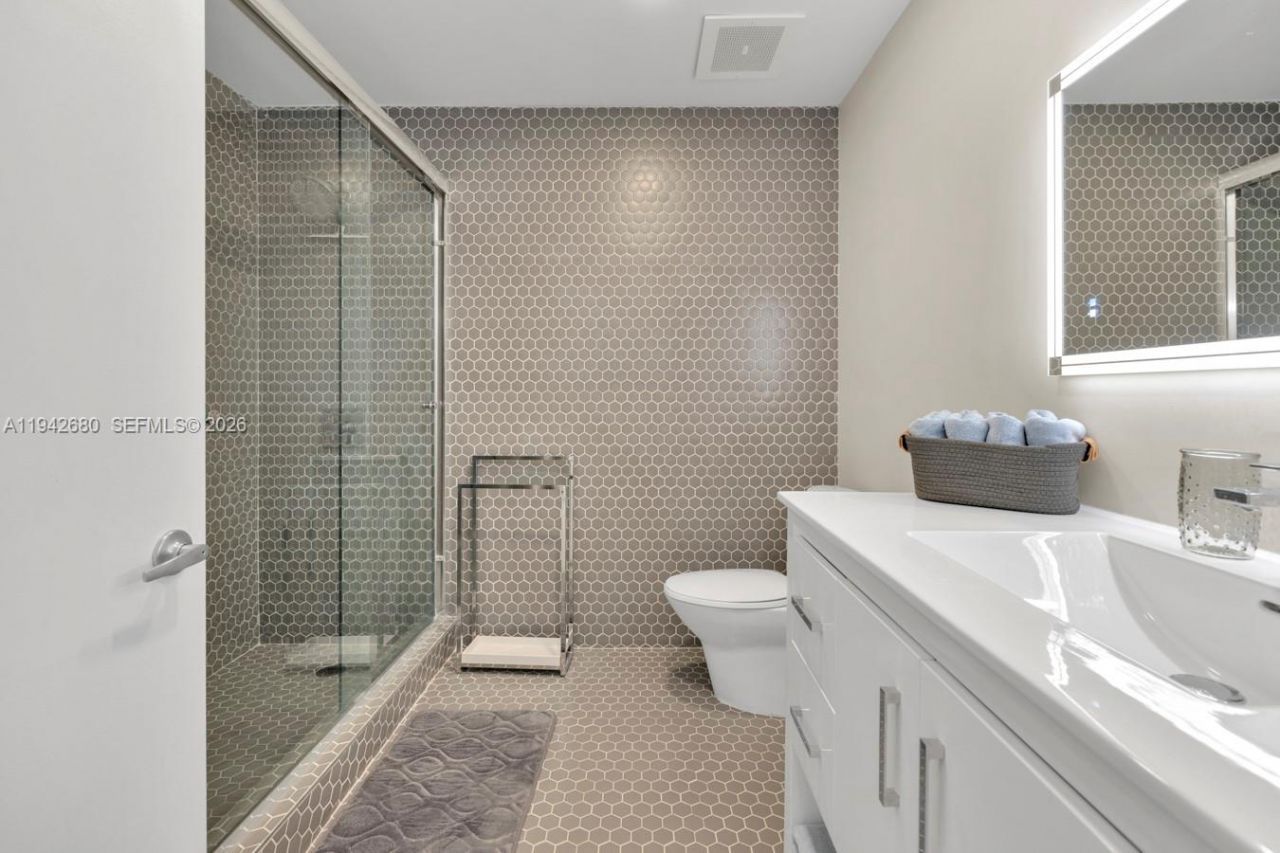 3029 NE 188 St, Unit 711, Aventura, FL 33180 Photo