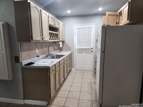 6018 Royal Valley, San Antonio, TX 78242