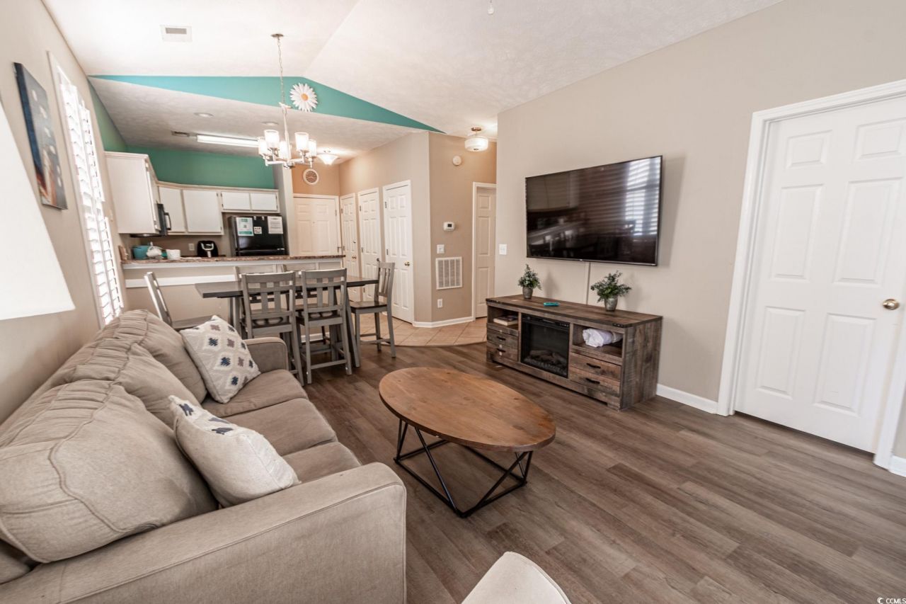 492 River Oaks Dr. Photo 9