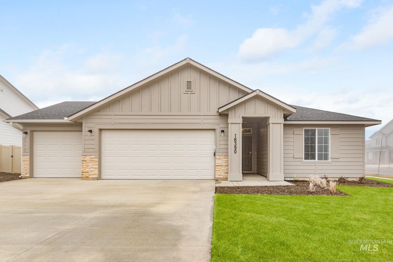 18390 N Sweet William Ave, Nampa, ID 83687 Main Photo