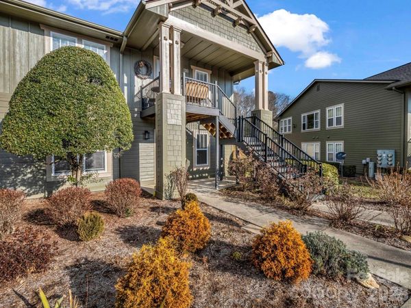 1505 Deermouse Way, Hendersonville, NC 28792