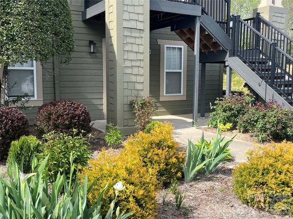 1505 Deermouse Way, Hendersonville, NC 28792