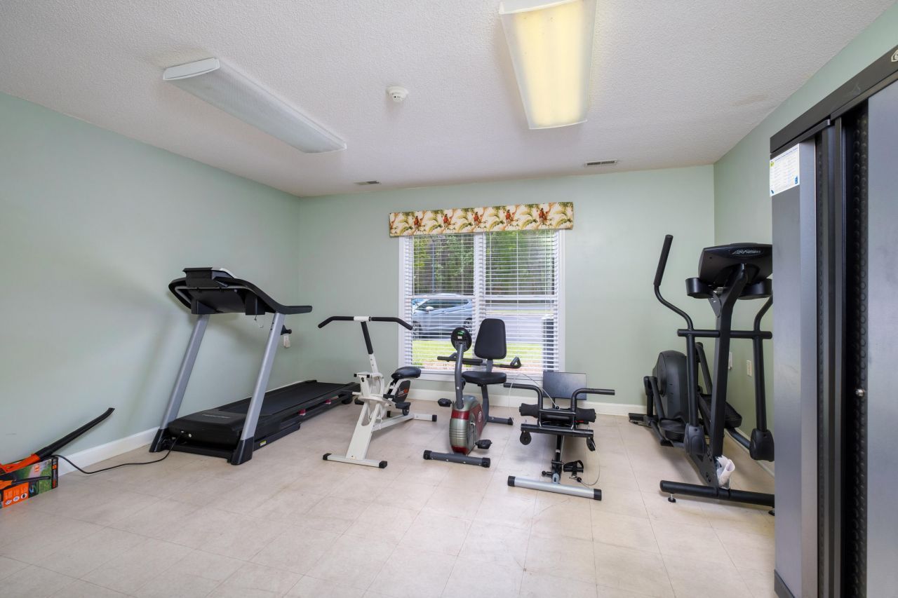 400 Pine Lake Court Photo 11