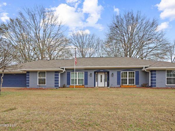 324 Millcreek Drive, Brandon, MS 39047