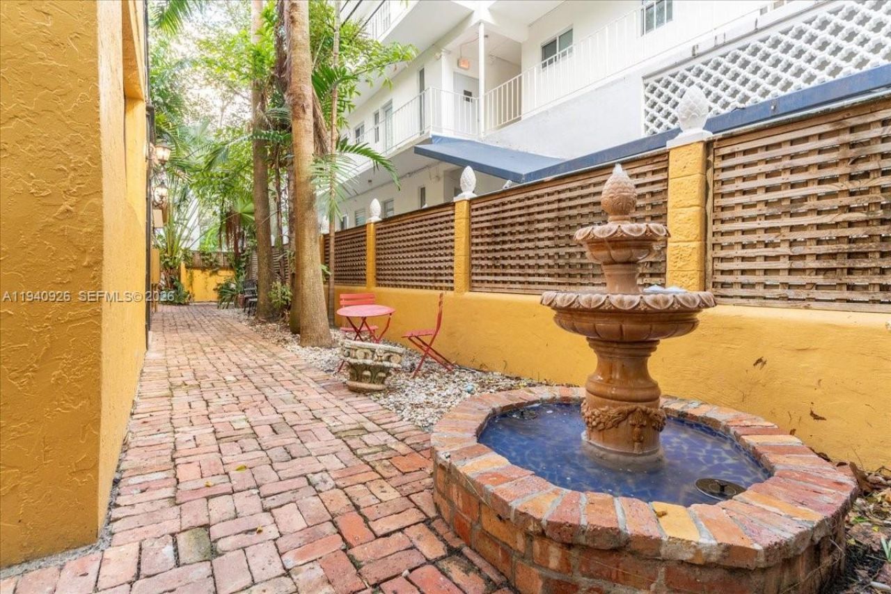 632 15th St , Miami Beach, FL 33139 Photo