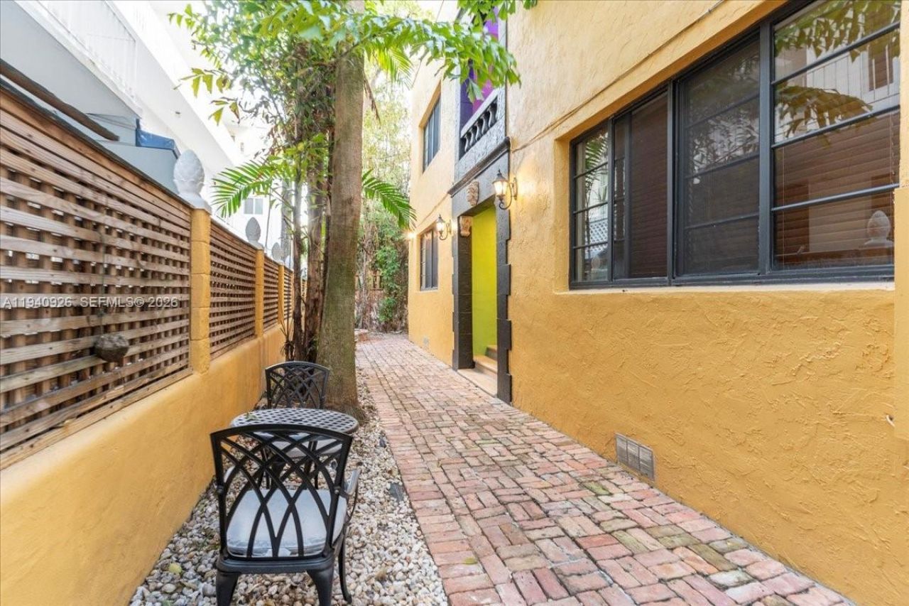 632 15th St, Miami Beach, FL 33139 Photo