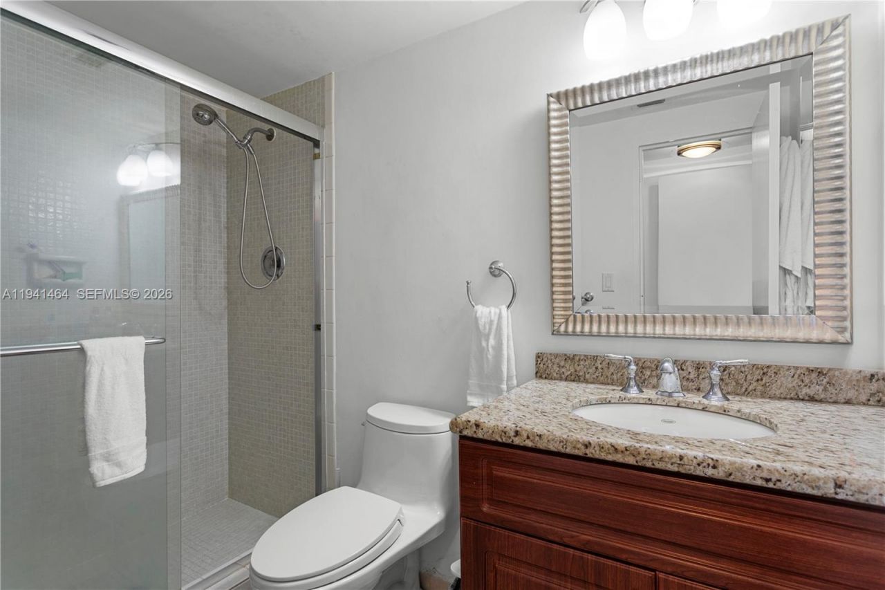 5001 Collins Ave, Unit 14C, Miami Beach, FL 33140 Photo