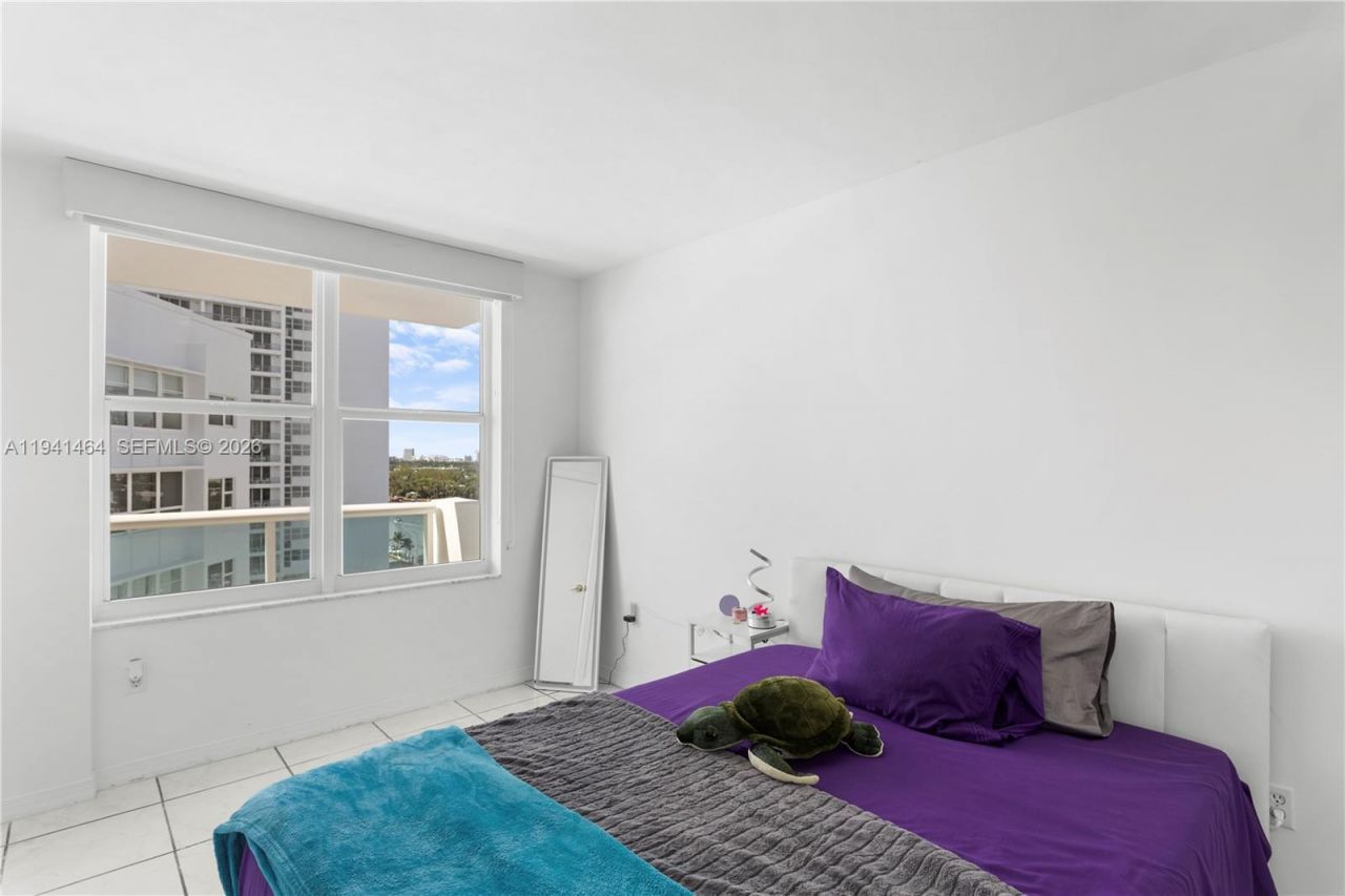 5001 Collins Ave, Unit 14C, Miami Beach, FL 33140 Photo