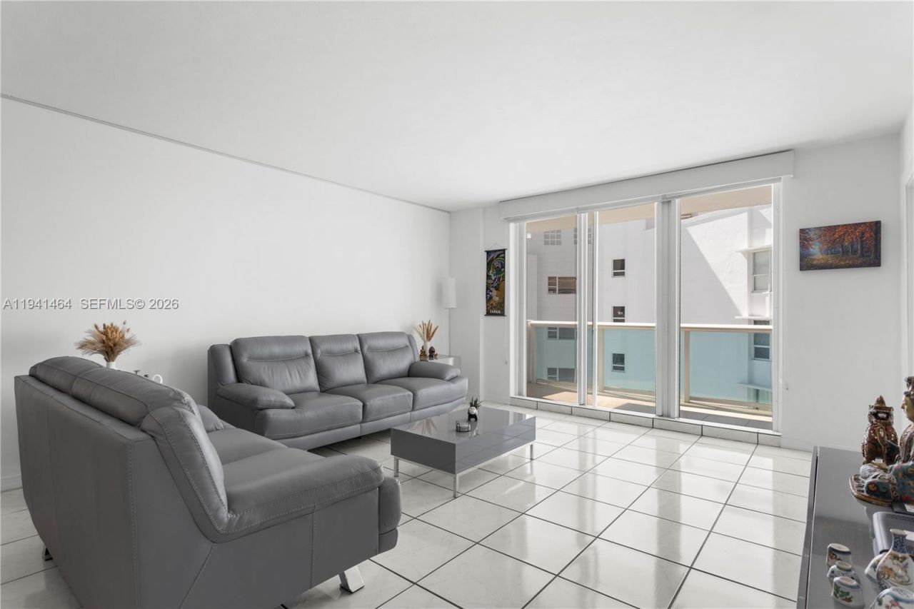 5001 Collins Ave, Unit 14C, Miami Beach, FL 33140 Photo