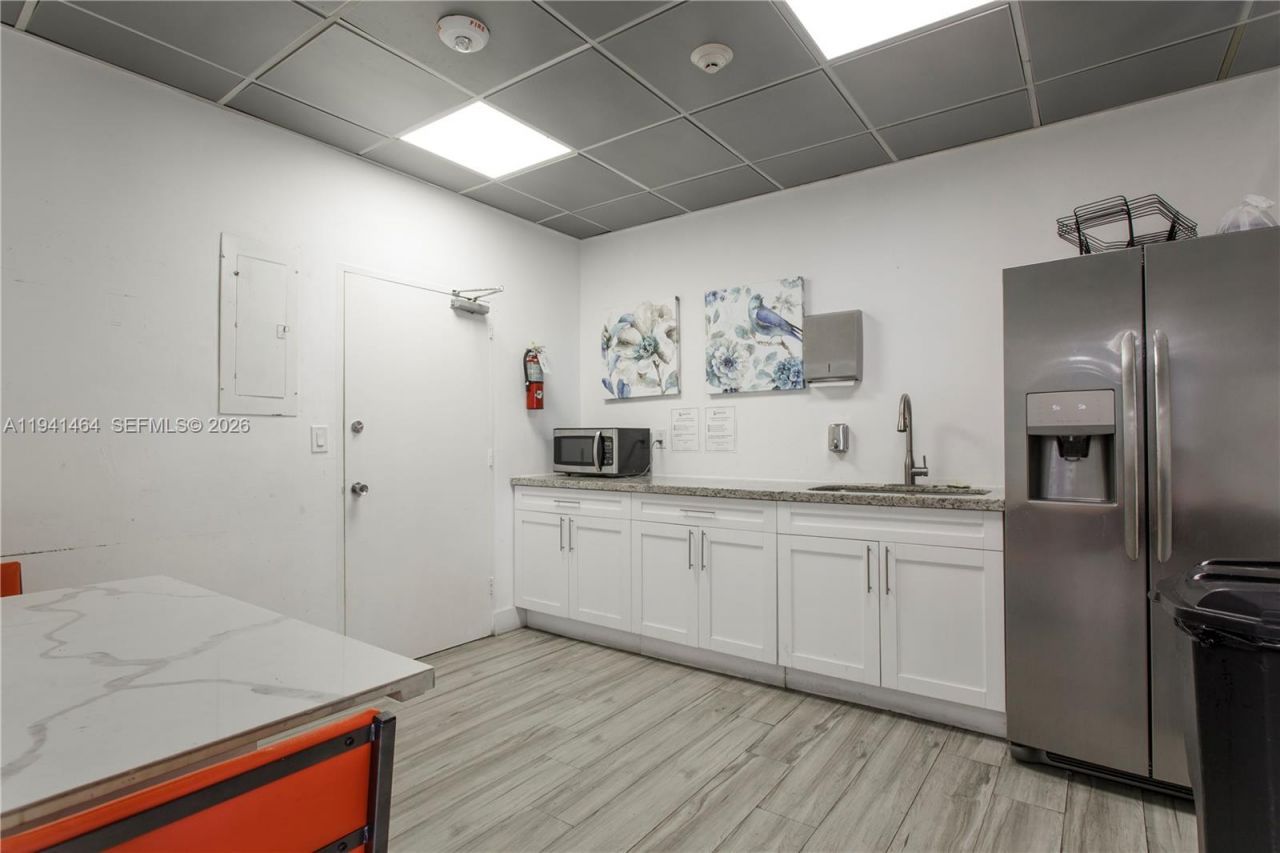 5001 Collins Ave, Unit 14C, Miami Beach, FL 33140 Photo