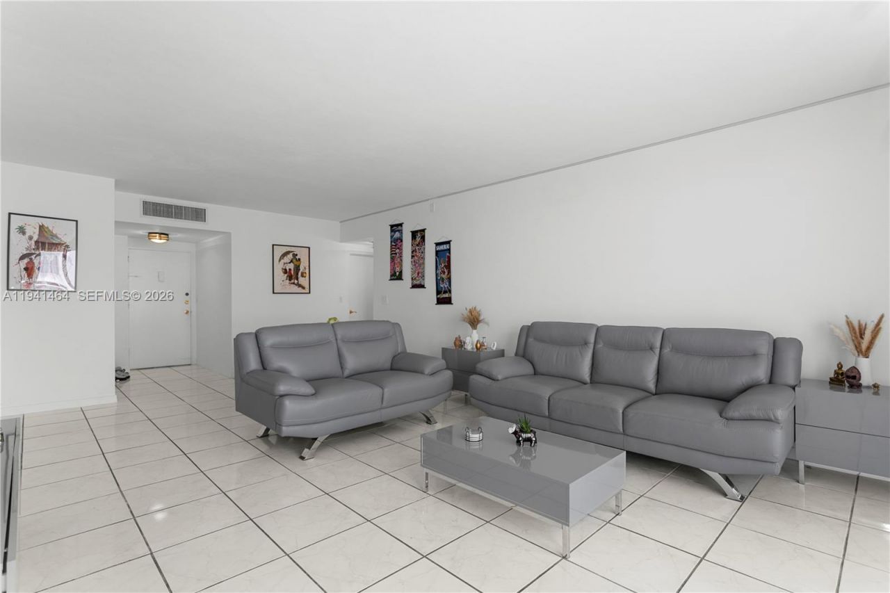 5001 Collins Ave, Unit 14C, Miami Beach, FL 33140 Photo