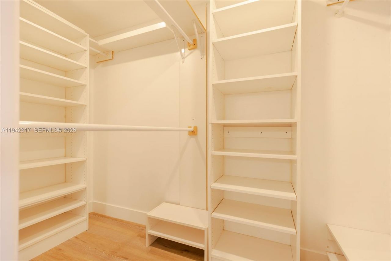 3525 Magellan Cir , Unit 626, Aventura, FL 33180 Photo