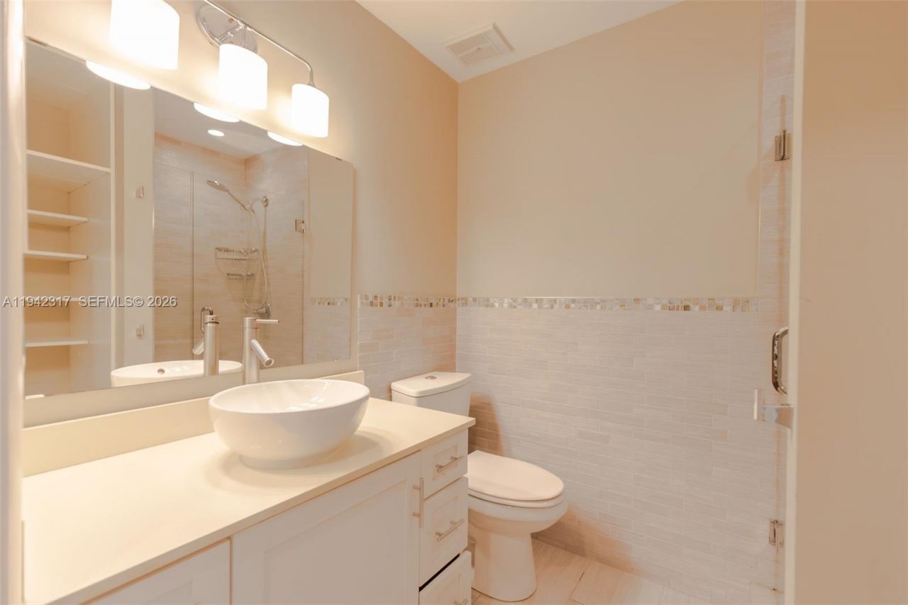 3525 Magellan Cir , Unit 626, Aventura, FL 33180 Photo