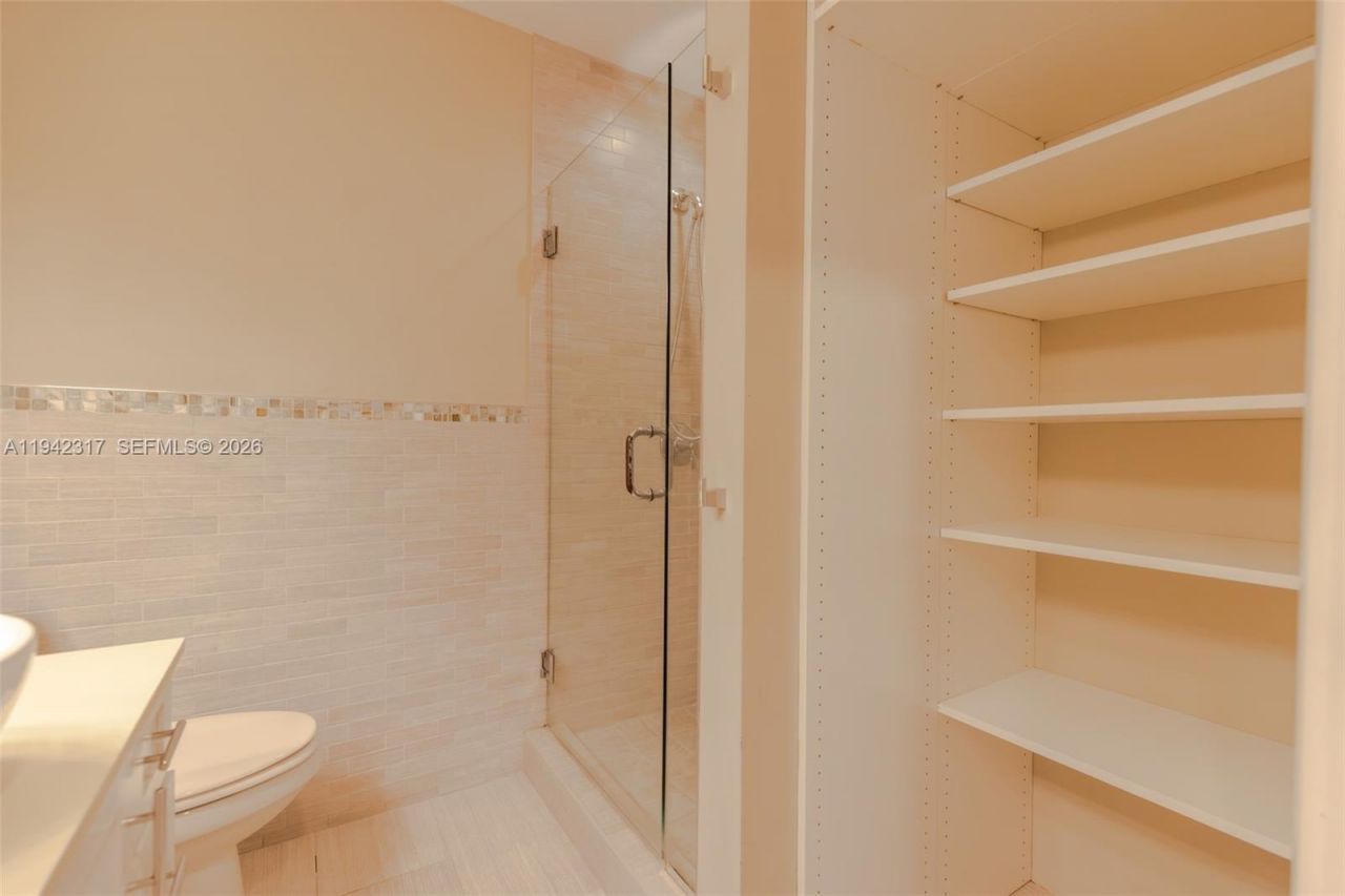 3525 Magellan Cir , Unit 626, Aventura, FL 33180 Photo