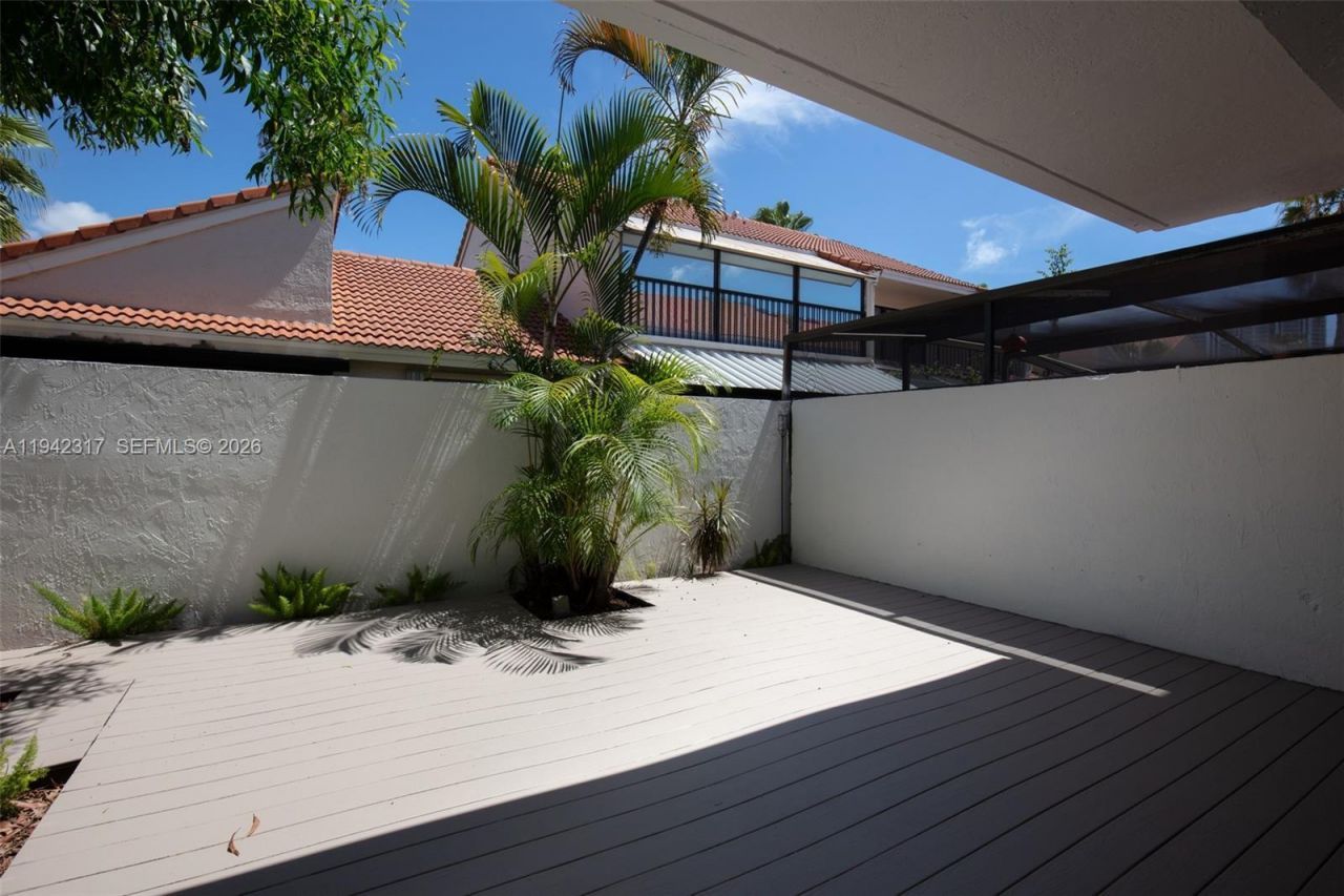 3525 Magellan Cir , Unit 626, Aventura, FL 33180 Photo