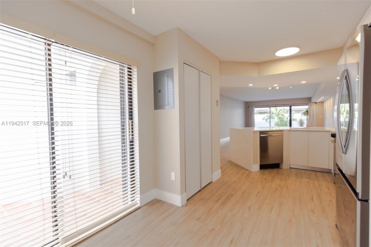 3525 Magellan Cir , Unit 626, Aventura, FL 33180 Photo