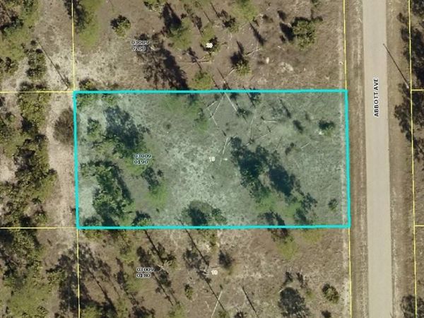413 Abbott Ave., Lehigh Acres, FL 33972