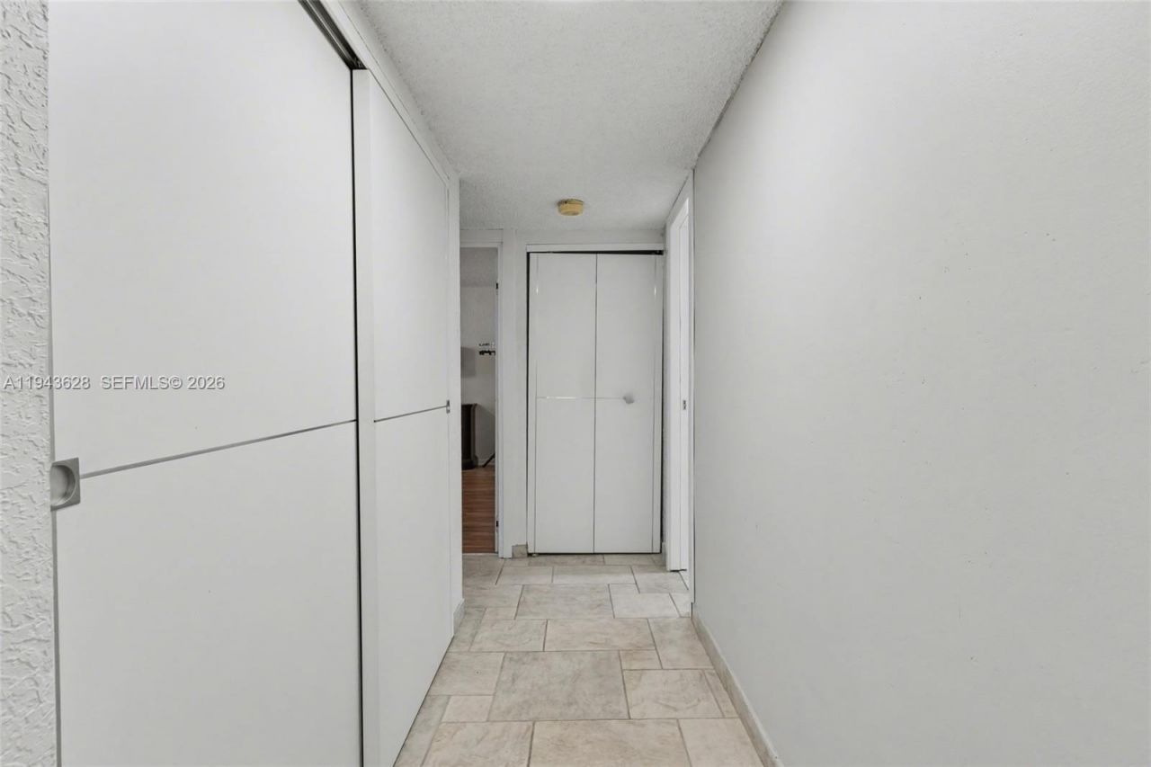 211 S Ocean Dr, Unit 205, Hollywood, FL 33019 Photo