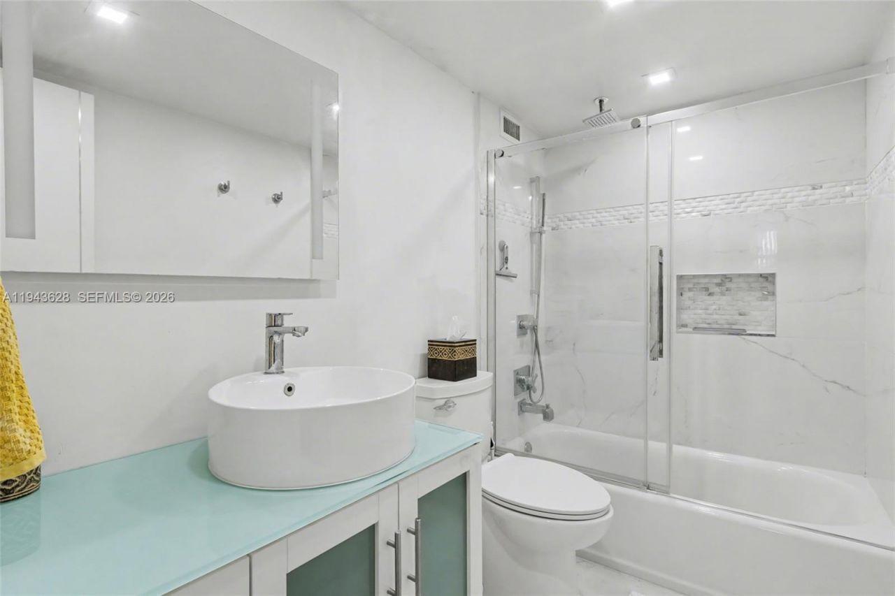 211 S Ocean Dr, Unit 205, Hollywood, FL 33019 Photo