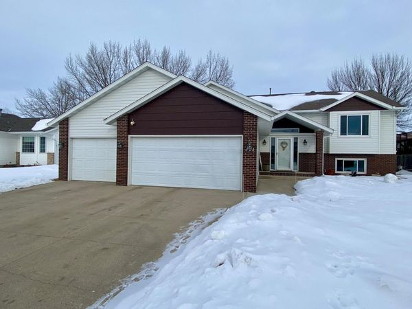 722 14 1/2 Avenue E, West Fargo, ND 58078