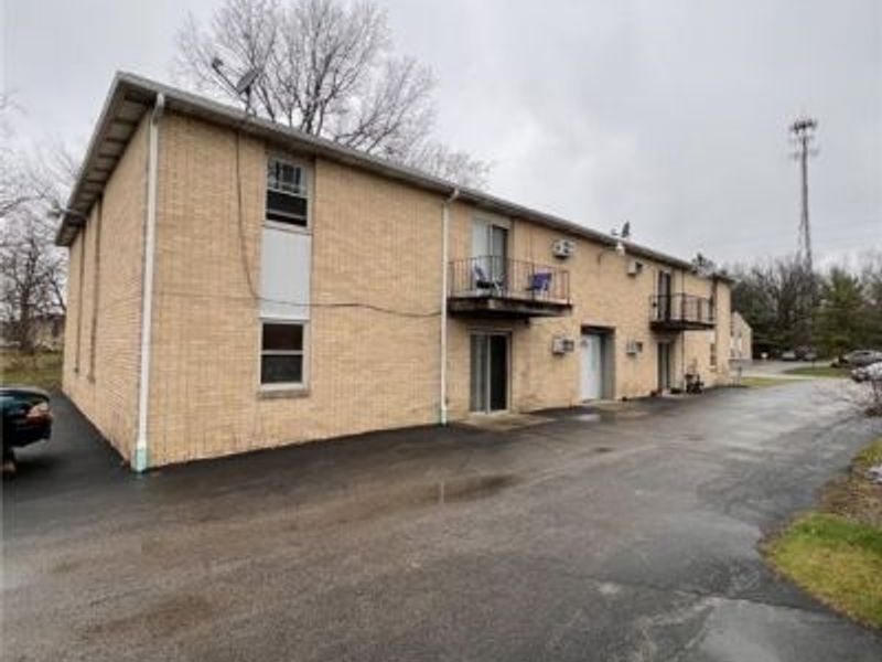 249 Folsom Street, Unit 8, Champion, OH 44483 Photo 1